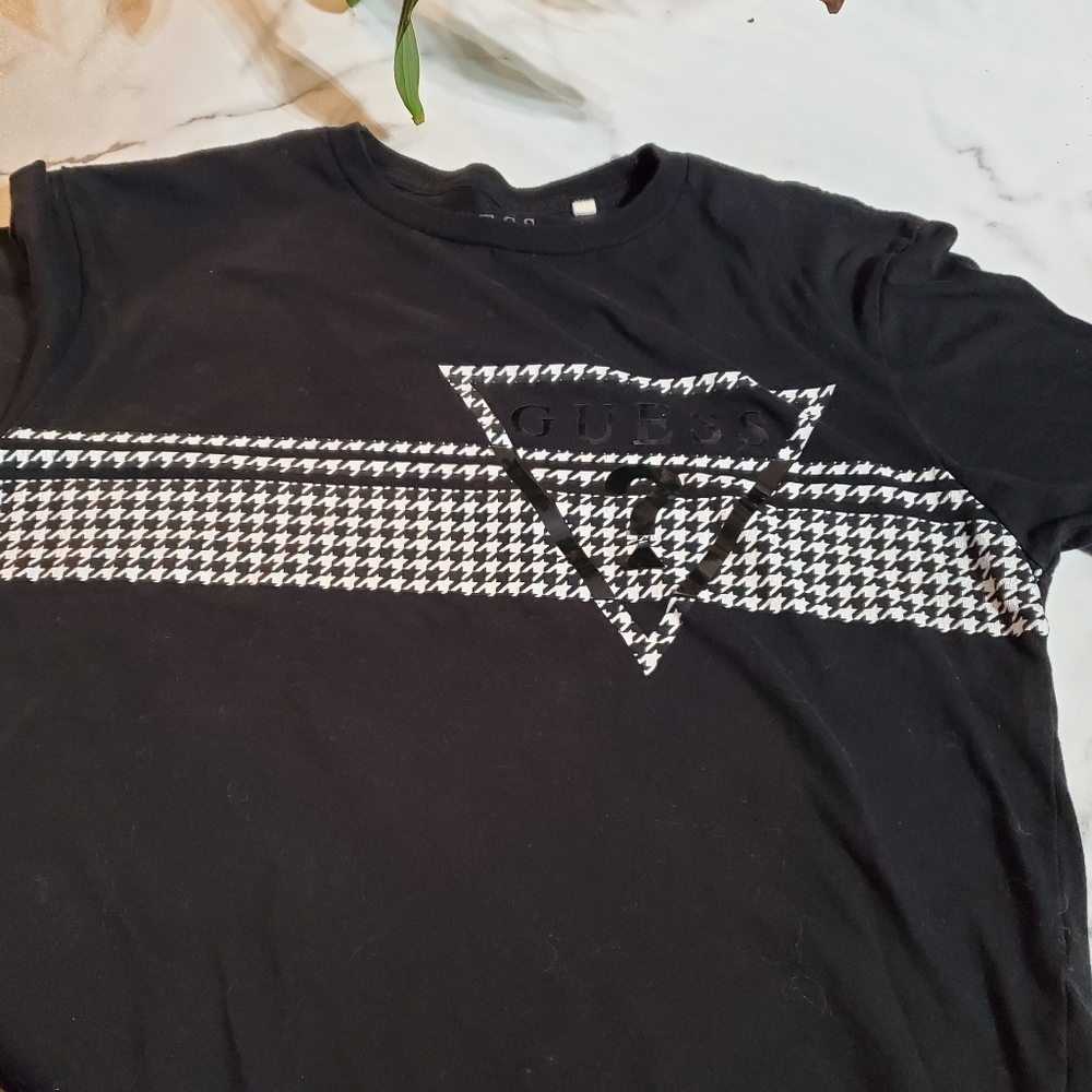GUESS Men's Black & White Short Sleeve T-Shirt size M - Picture 6 of 11